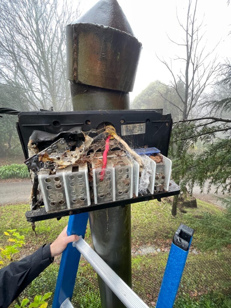 24:7 emergency electrician in Tecoma