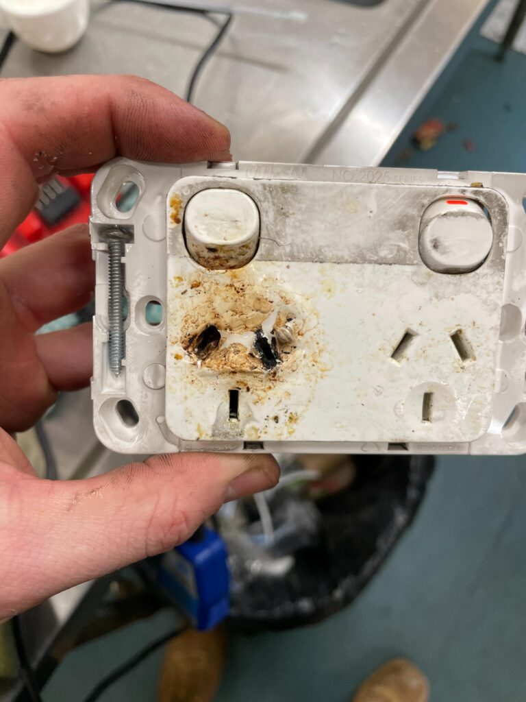 24:7 emergency electrician Montrose for Emergency Electricians